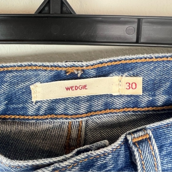 Levi’s Premium Wedgie Ankle Jean in Charleston Stroll Medium Wash Size 30 - Picture 5 of 9